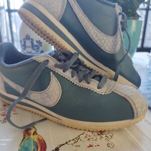 Nike Cortez Women's Size 8.5